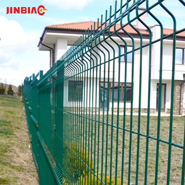 wire mesh fence