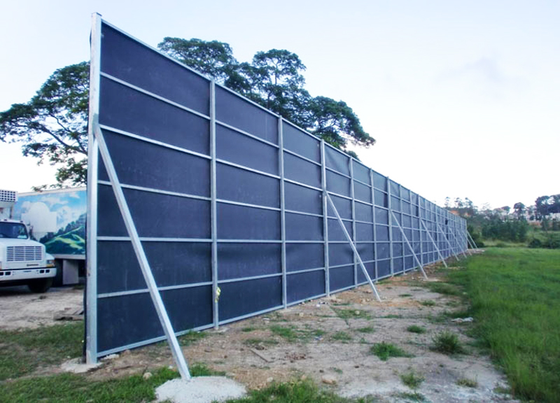 Construction site noise reduction temporary sound barrier